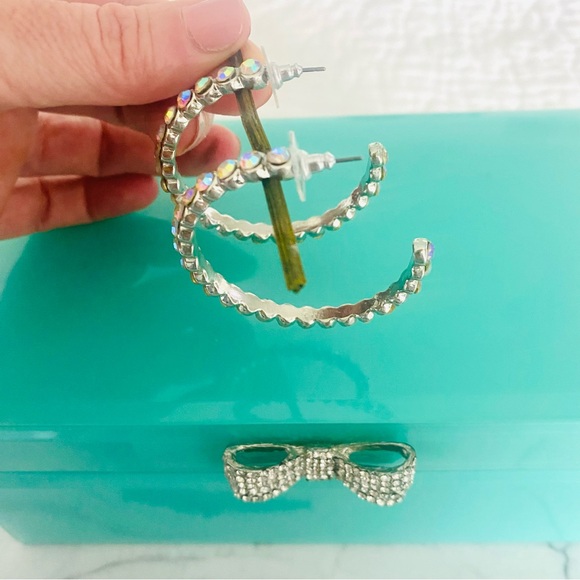 💕Pretty Crystal Rhinestone Hoop Earrings - Picture 9 of 12